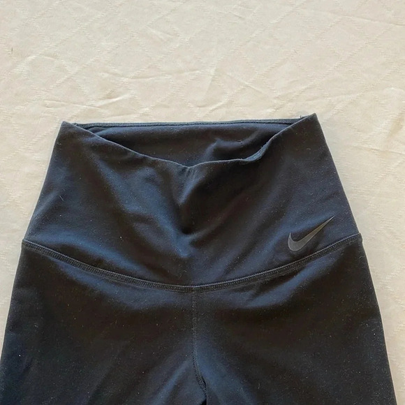 Nike Women’s Power Legendary High‎ Rise Capris 822941-010 Black Size Small EUC - Picture 2 of 5